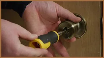 City Locksmith Shop Lakewood, CA 562-263-5456 - 15-unlock-door